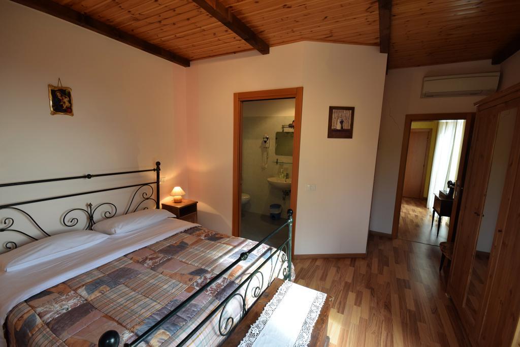 Agriturismo Al Rifugio Divino Belvedere Ostrense Ngoại thất bức ảnh